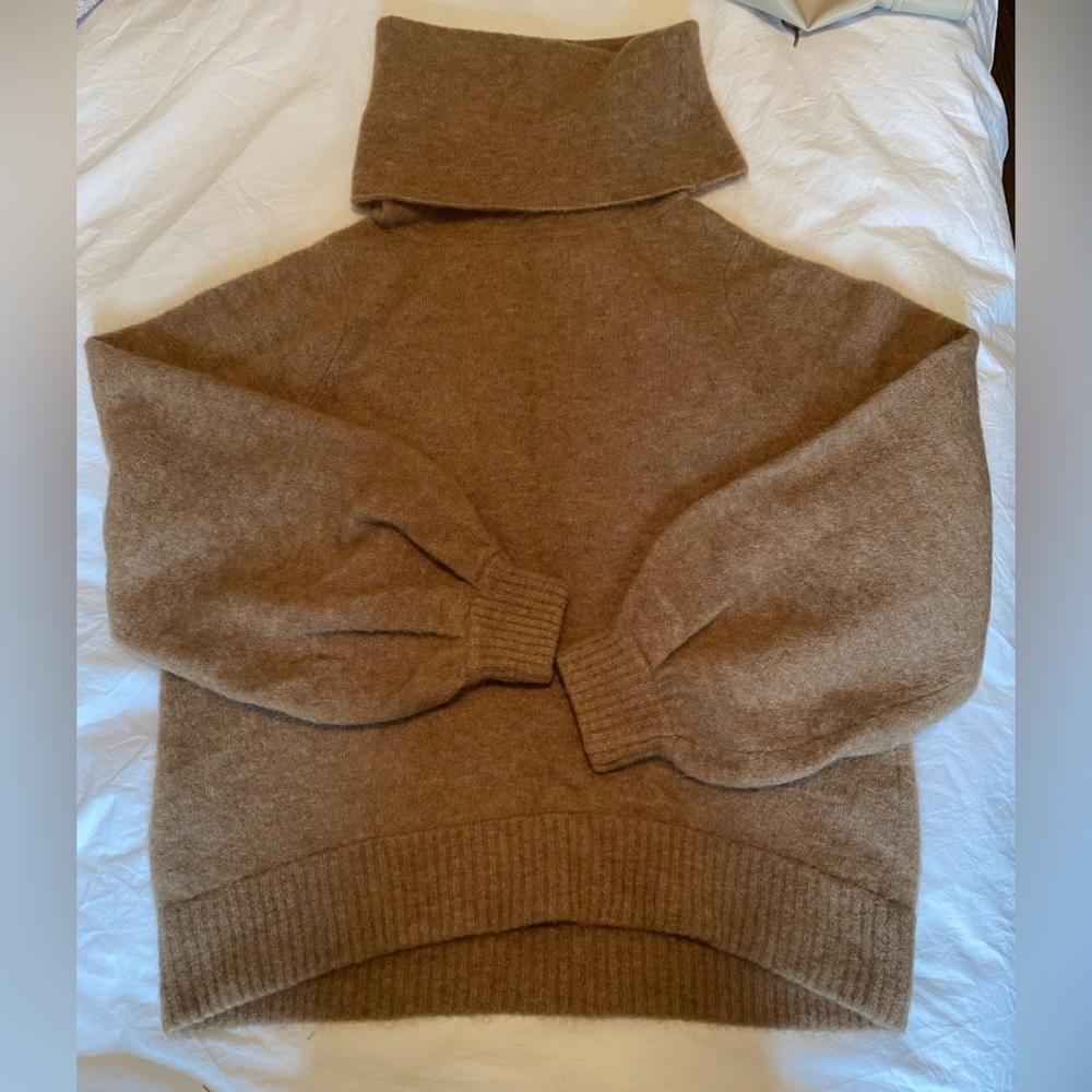 Aritzia Mohair Turtleneck Sweater - Size 2 (medium equivalent)